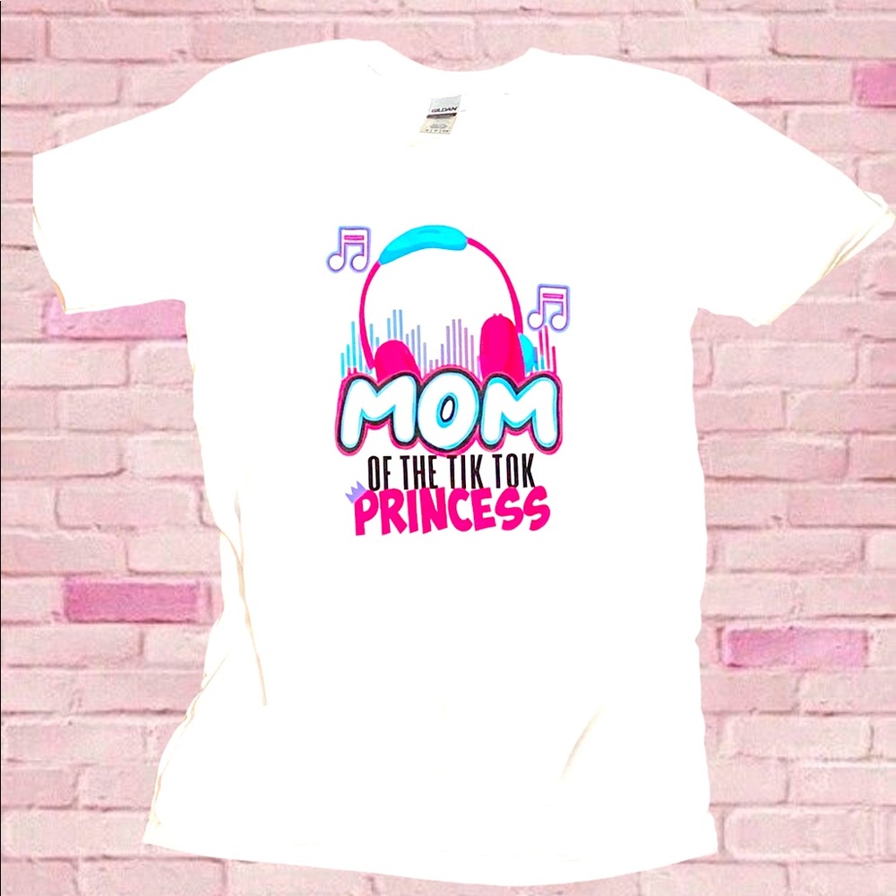 Music Mom Tee